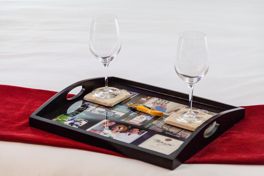 The Vendange Carmel Inn & Suites Стая снимка